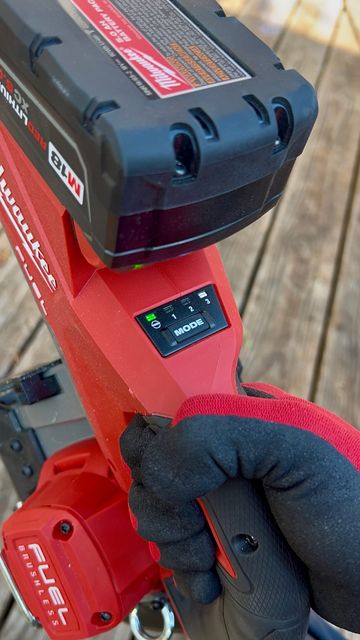Milwaukee-gereedschap gedeeld door mad_electrician_official